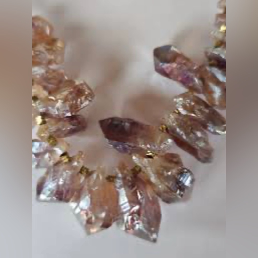 NWOT Serafina Angel Aura Quartz Necklace 💕